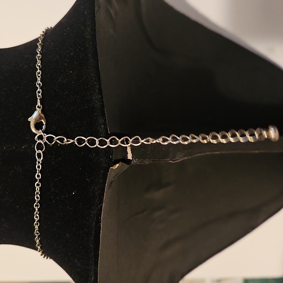 18" Goldtone Coral Design Necklace - Picture 5 of 6